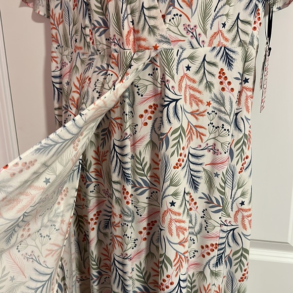 Seville Row Wrap Dress Size 12 White with Colorful Pattern Flutter Sleeve NWT - Picture 5 of 5